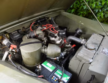 Sob o capô 1953 Land Rover-Minerva Ambulance [Belgium] (3613)