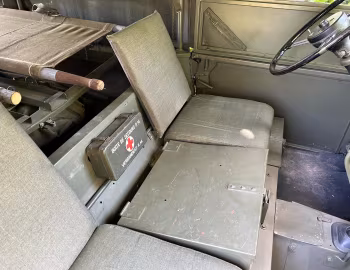 Interior 1953 Land Rover-Minerva Ambulance [Belgium] (3613)