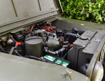 Sob o capô 1953 Land Rover-Minerva Ambulance [Belgium] (3613)