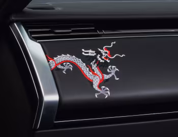 Interior Overfinch Range Rover "Dragon Edition" (L460) '2024