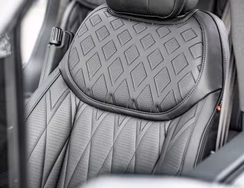 Interior Racing Green Fintail (L460) '2023–pr.