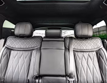 Interior Racing Green Fintail (L460) '2023–pr.