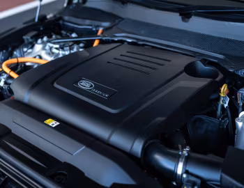 Sous la capuche Range Rover Autobiography P400e [Japan] (L405) '2017–22