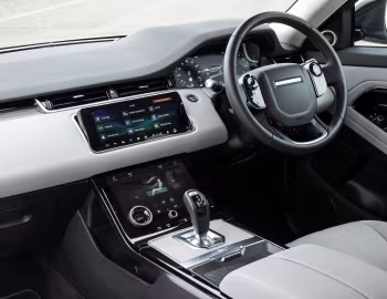 Interior Range Rover Evoque P300e S [UK-spec] (L551) '2020–pr.