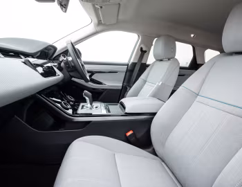 Interior Range Rover Evoque P300e S [UK-spec] (L551) '2020–pr.
