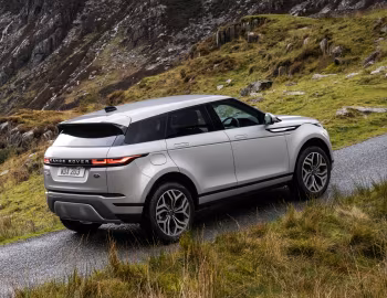 Range Rover Evoque P300e S [UK-spec] (L551) '2020–pr.