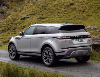 Range Rover Evoque P300e S [UK-spec] (L551) '2020–pr.