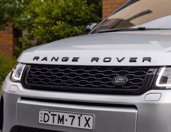 Range Rover Evoque HSE Si4 Dynamic Black Design Pack [Australia] '2018–19