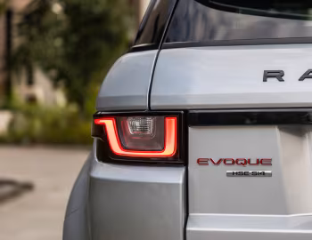 Range Rover Evoque HSE Si4 Dynamic Black Design Pack [Australia] '2018–19