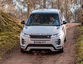 Range Rover Evoque P300 HSE R-Dynamic Black Pack [UK-spec] (L551) '2019–pr.