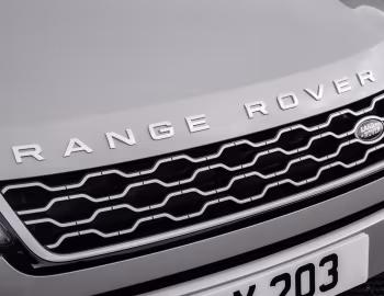 Range Rover Evoque P300e S [UK-spec] (L551) '2020–pr.