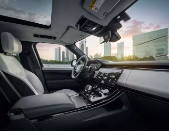 Interior Range Rover Sport Dynamic HSE P400 [China] (L461) '2023–pr.