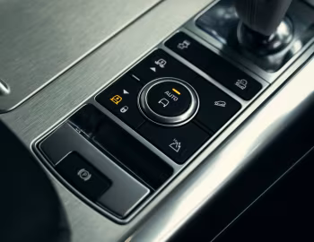 Interior Range Rover Sport SVR [Japan] (L494) '2019–22