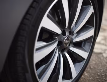 Range Rover SV "Burford Edition" [UK-spec] (L460) '2024