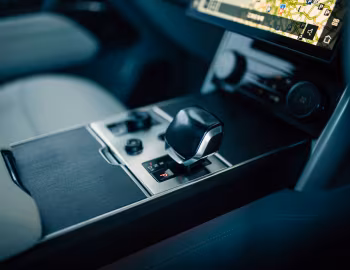 Interior Range Rover SV P510e [Japan] (L460) '2023–pr.