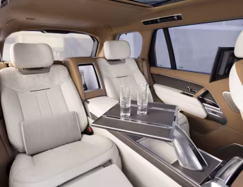 Interior 2023–pr. Range Rover SV Serenity P530 LWB [North America] (L460) '2022–pr.