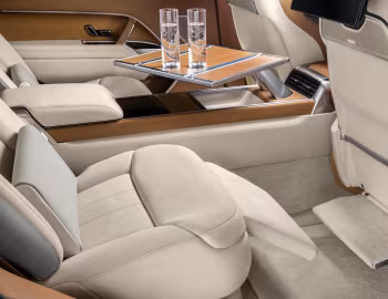 Interior 2023–pr. Range Rover SV Serenity P530 LWB [North America] (L460) '2022–pr.