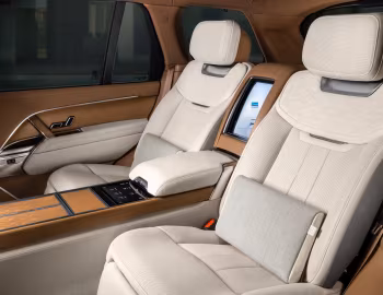 Interior 2023–pr. Range Rover SV Serenity P530 LWB [North America] (L460) '2022–pr.