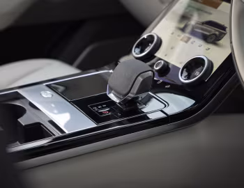 Interior Range Rover Velar D200 R-Dynamic [Australia] '2021–pr.