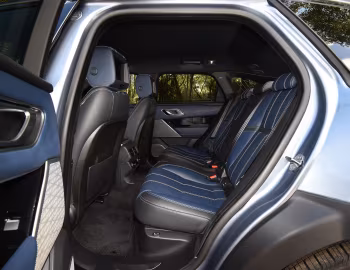 Interior Range Rover Velar R-Dynamic D300 HSE Black Pack [UK-spec] '2017–pr.