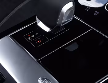 Interior Range Rover Velar R-Dynamic P400e [Worldwide] '2020–pr.