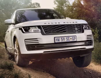 Range Rover P400e Vogue SE [South Africa] (L405) '2019–22