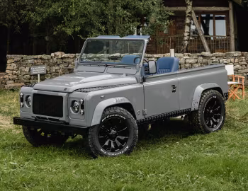 Retro Automotive Land Rover Defender (90) '2024–pr.