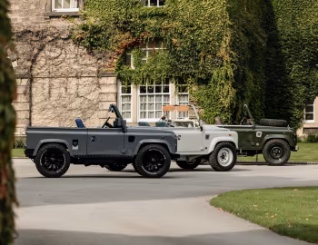 Retro Automotive Land Rover Defender (90) '2024–pr.