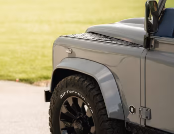 Retro Automotive Land Rover Defender (90) '2024–pr.