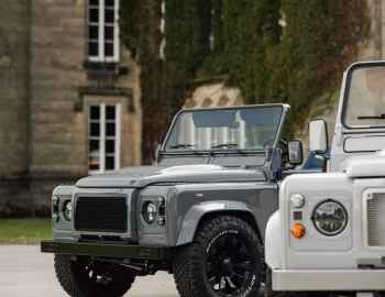 Retro Automotive Land Rover Defender (90) '2024–pr.