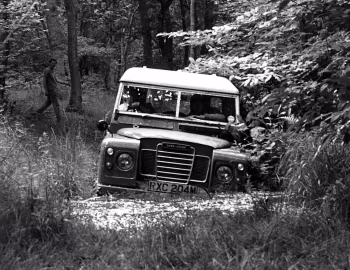 Land Rover 109 Station Wagon [UK-spec] '1971–79