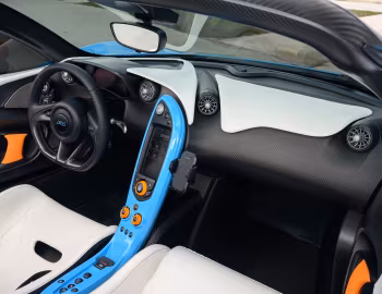 Interior Lanzante McLaren P1 Spider '2022–23