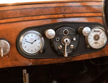 Камбінацыя прыбораў Laurin & Klement 110 '1925–29