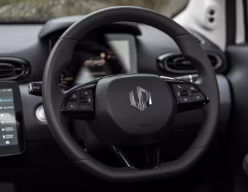Интерьер Leapmotor T03 [UK-spec] '2025–н.в.