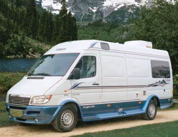 Leisure Travel Vans Free Spirit 210A '2003–06