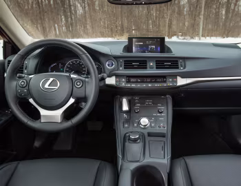 Передня панель 2015–17 Lexus CT 200h [North America] '2014–17