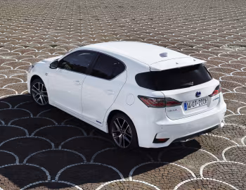 Lexus CT 200h F-Sport [Worldwide] '2014–17