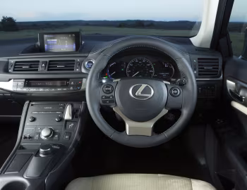 Передня панель Lexus CT 200h [UK-spec] '2014–17