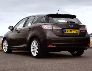 Lexus CT 200h [UK-spec] '2010–14