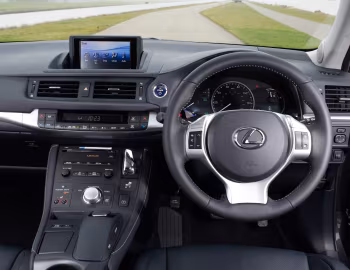 Передня панель Lexus CT 200h [UK-spec] '2010–14