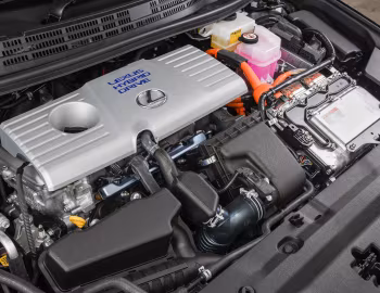Під капотом Lexus CT 200h [South Africa] '2018