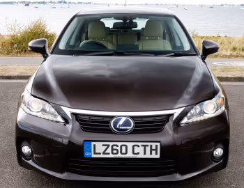 Lexus CT 200h [UK-spec] '2010–14