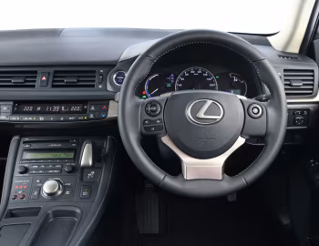 Передня панель Lexus CT 200h [South Africa] '2014–17