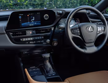 Передня панель Lexus ES 250 [South Africa] '2021–25