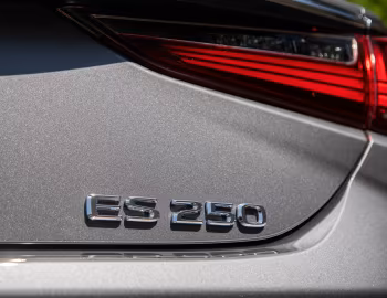Lexus ES 250 [Worldwide] '2018–21