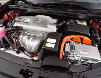 Під капотом 2016–18 Lexus ES 300h [North America] (XV60) '2015–18