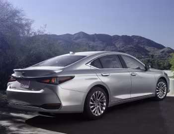 Lexus ES 300h [China] '2021–25