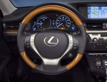 Передня панель 2013–15 Lexus ES 300h [North America] (XV60) '2012–15