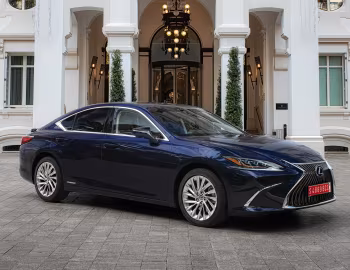 Lexus ES 300h [Worldwide] '2018–21