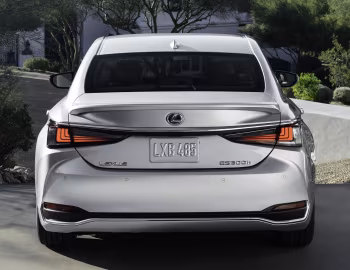 Lexus ES 300h [China] '2021–25